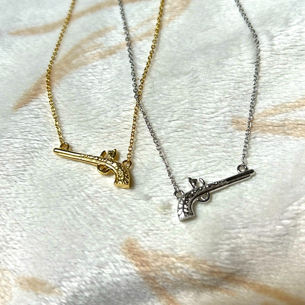Sterling Silver Pistoleer Necklace
